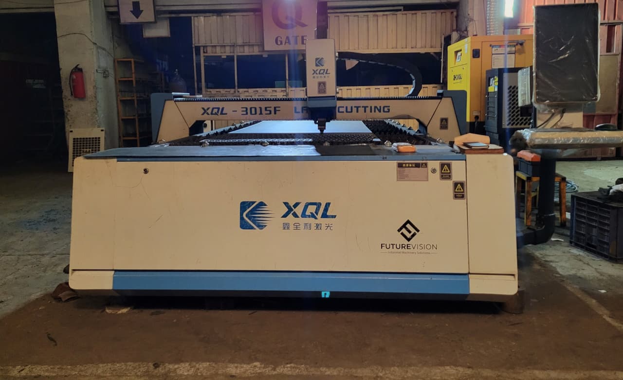 Laser cutting machine